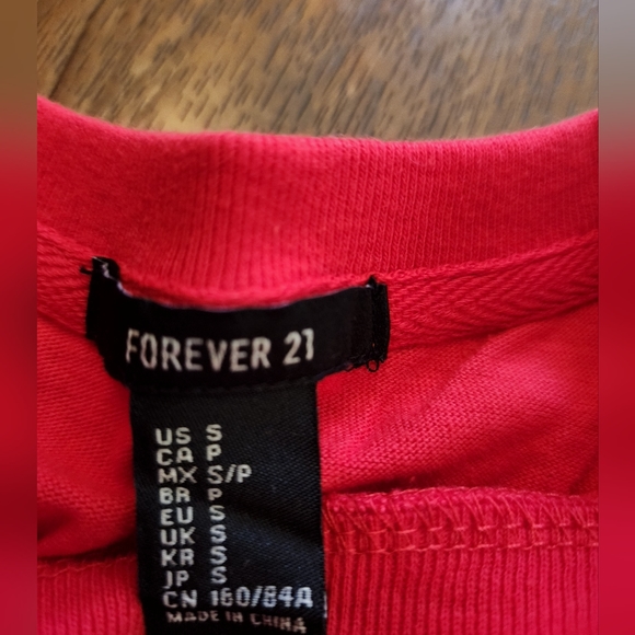 Forever 21 Red top ❤️ - Picture 3 of 4